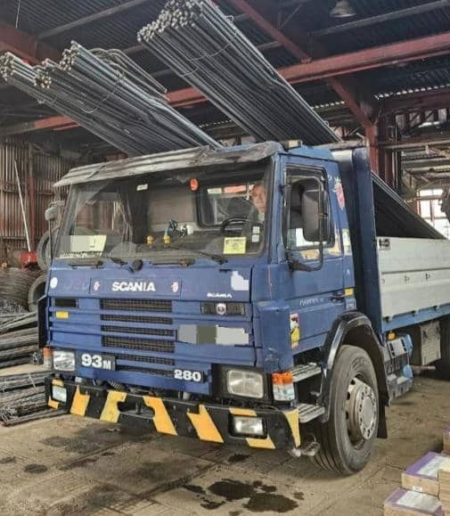 Scania 93 Carne - شاحنة كرين: صورة 2 Scania 93 Carne - شاحنة كرين: صورة 2