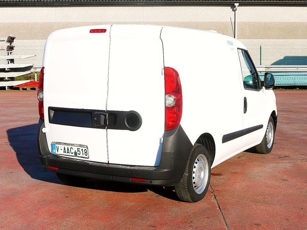 Fiat DOBLO 1.3 KUHLKASTENWAGEN RELEC FROID TR10 -20c - شاحنة توصيل مبردة: صورة 5 Fiat DOBLO 1.3 KUHLKASTENWAGEN RELEC FROID TR10 -20c - شاحنة توصيل مبردة: صورة 5