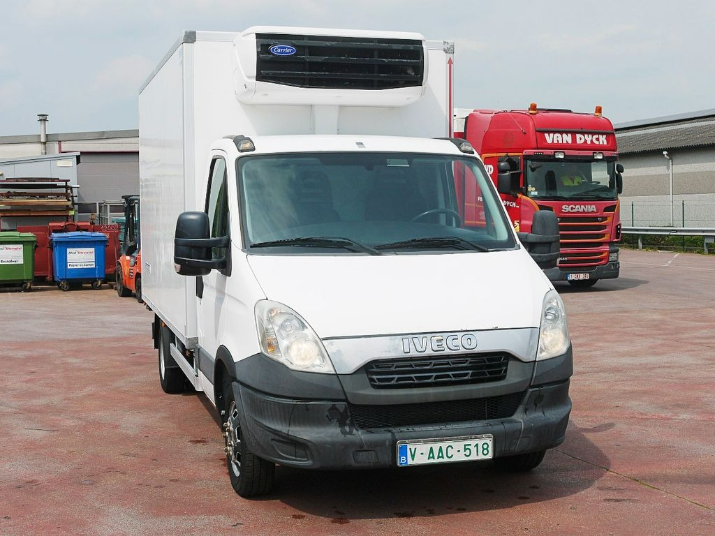 Iveco 35C15 3.0 DAILY KUHLKOFFER CARRIER XARIOS 600 MT Iveco 35C15 3.0 DAILY KUHLKOFFER CARRIER XARIOS 600 MT - شاحنة توصيل مبردة: صورة 1 Iveco 35C15 3.0 DAILY KUHLKOFFER CARRIER XARIOS 600 MT Iveco 35C15 3.0 DAILY KUHLKOFFER CARRIER XARIOS 600 MT - شاحنة توصيل مبردة: صورة 1