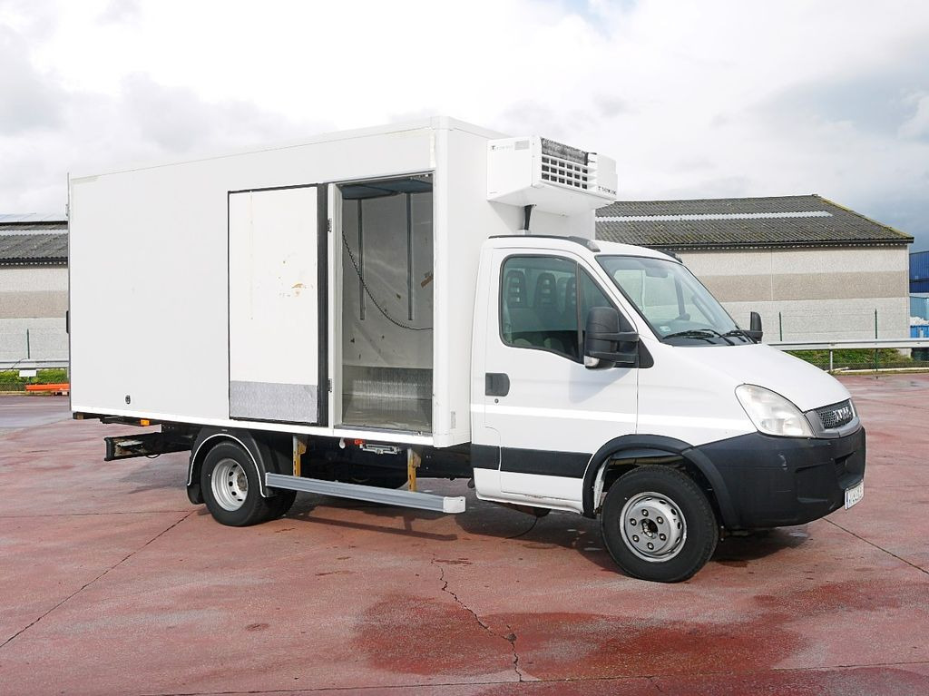 Iveco 60C15 65 70 DAILY KUHLKOFFER THERMOKING V500 A/C  - شاحنة توصيل مبردة: صورة 3 Iveco 60C15 65 70 DAILY KUHLKOFFER THERMOKING V500 A/C  - شاحنة توصيل مبردة: صورة 3