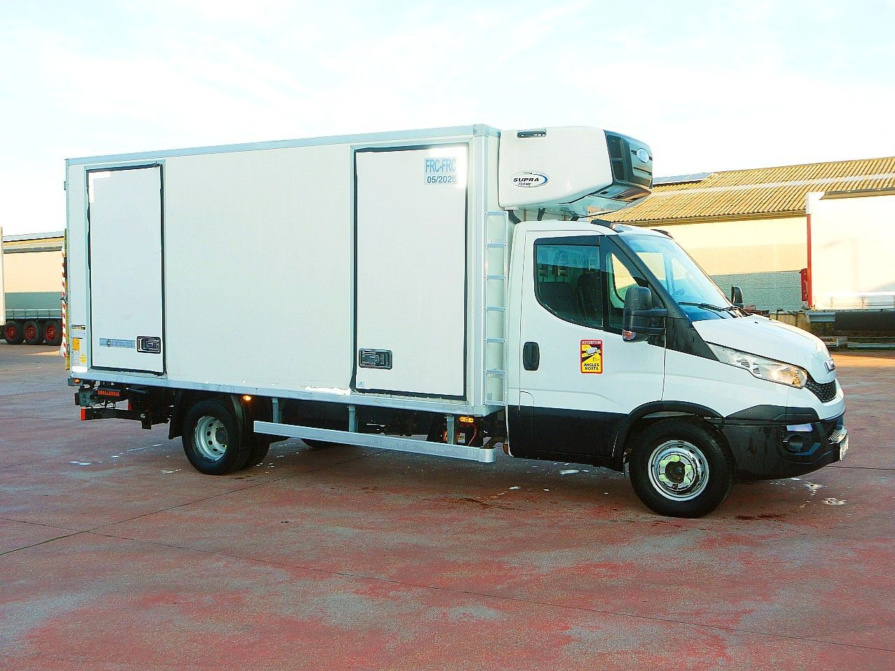 Iveco 70C17 DAILY KUHLKOFFER CARRIER SUPRA 750 MULTi - شاحنة توصيل مبردة: صورة 3 Iveco 70C17 DAILY KUHLKOFFER CARRIER SUPRA 750 MULTi - شاحنة توصيل مبردة: صورة 3