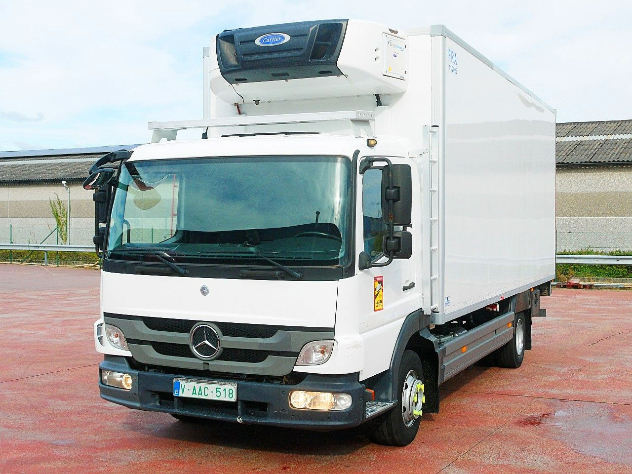 Mercedes-Benz 1018 ATEGO KUHLKOFFER CARRIER SUPRA 550 LBW - شاحنة ذات مبرد: صورة 5 Mercedes-Benz 1018 ATEGO KUHLKOFFER CARRIER SUPRA 550 LBW - شاحنة ذات مبرد: صورة 5