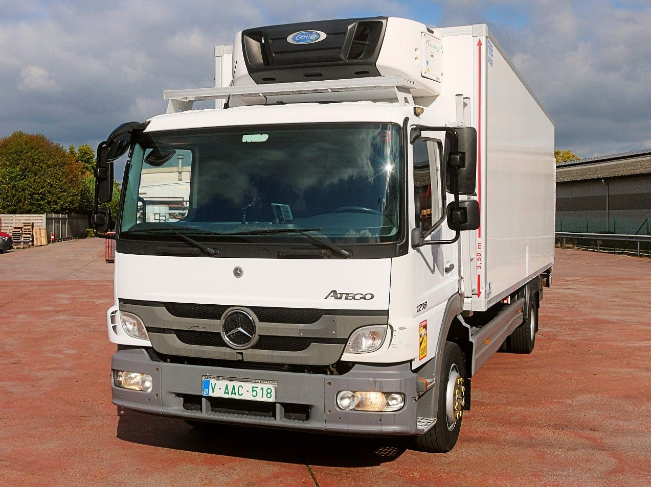 Mercedes-Benz 1218 ATEGO KUHLKOFFER CARRIER SUPRA 550 LBW - شاحنة ذات مبرد: صورة 5 Mercedes-Benz 1218 ATEGO KUHLKOFFER CARRIER SUPRA 550 LBW - شاحنة ذات مبرد: صورة 5