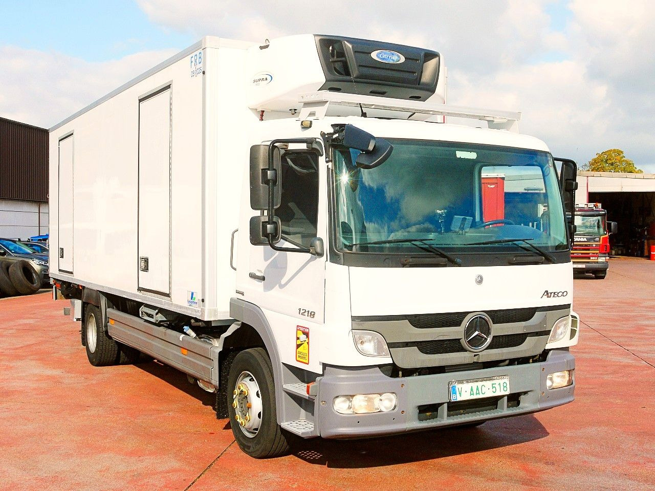 Mercedes-Benz 1218 ATEGO KUHLKOFFER CARRIER SUPRA 550 LBW - شاحنة ذات مبرد: صورة 2 Mercedes-Benz 1218 ATEGO KUHLKOFFER CARRIER SUPRA 550 LBW - شاحنة ذات مبرد: صورة 2