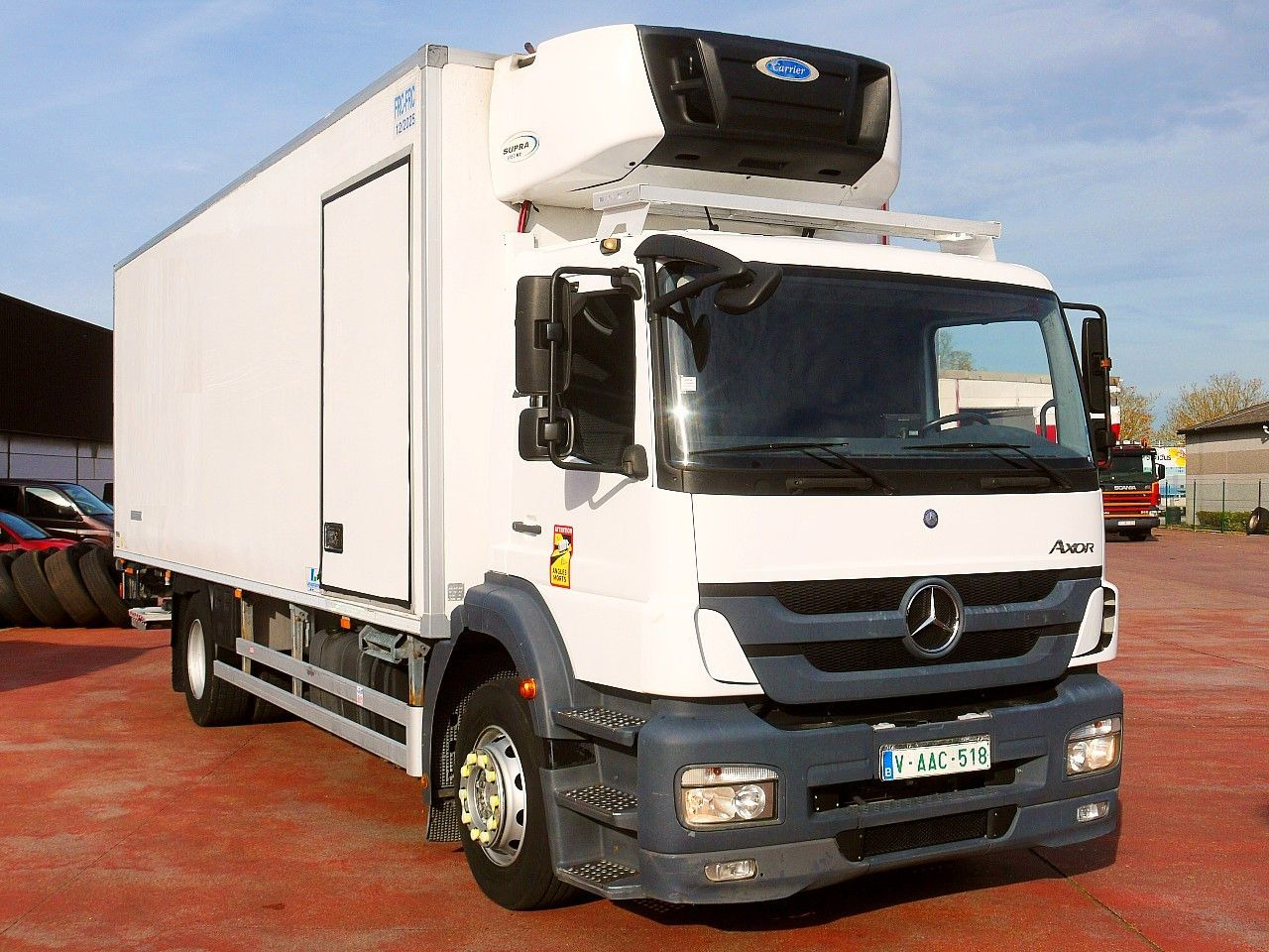 Mercedes-Benz 1829 AXOR KUHOKOFFER CARRIER SUPRA 1150MT A/C - شاحنة ذات مبرد: صورة 1 Mercedes-Benz 1829 AXOR KUHOKOFFER CARRIER SUPRA 1150MT A/C - شاحنة ذات مبرد: صورة 1