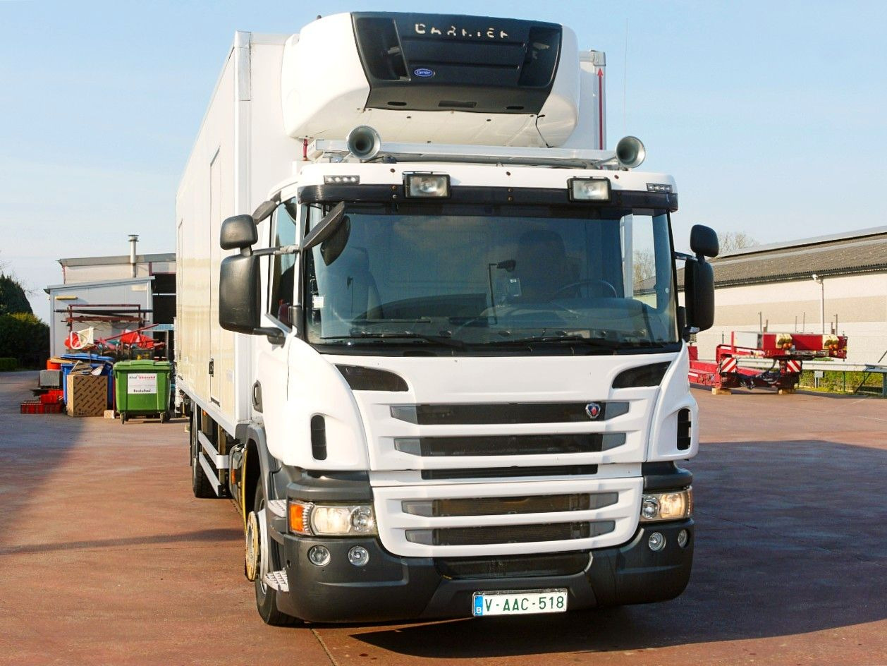 Scania P 230 KUHLKOFFER CARRIER SUPRA 950 MT A/C Scania P 230 KUHLKOFFER CARRIER SUPRA 950 MT A/C - شاحنة ذات مبرد: صورة 1 Scania P 230 KUHLKOFFER CARRIER SUPRA 950 MT A/C Scania P 230 KUHLKOFFER CARRIER SUPRA 950 MT A/C - شاحنة ذات مبرد: صورة 1