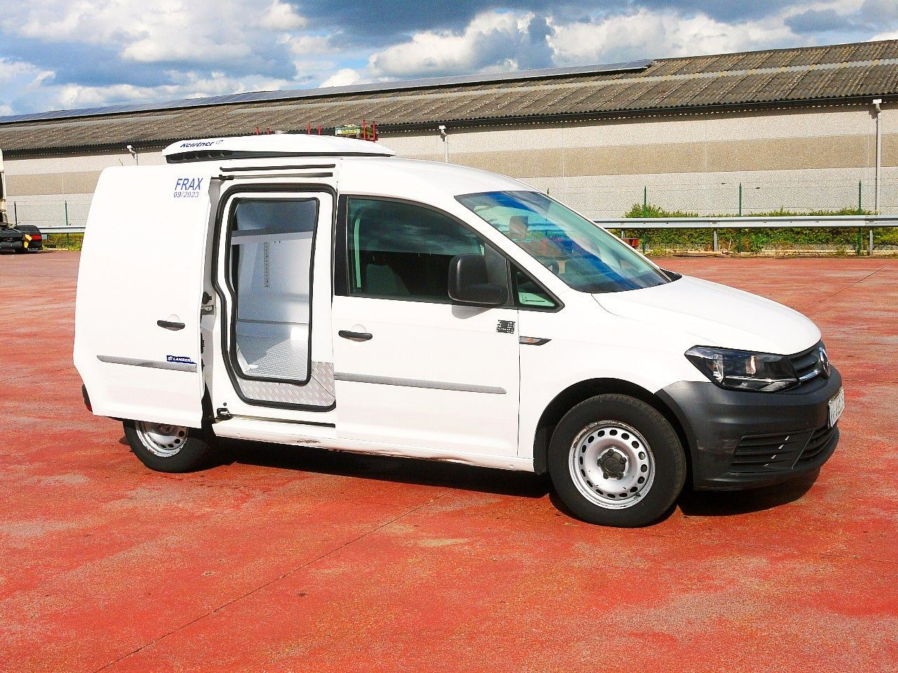 Volkswagen CADDY 2.0 KONVEKTA -2c A/C €6 - شاحنة توصيل مبردة: صورة 3 Volkswagen CADDY 2.0 KONVEKTA -2c A/C €6 - شاحنة توصيل مبردة: صورة 3
