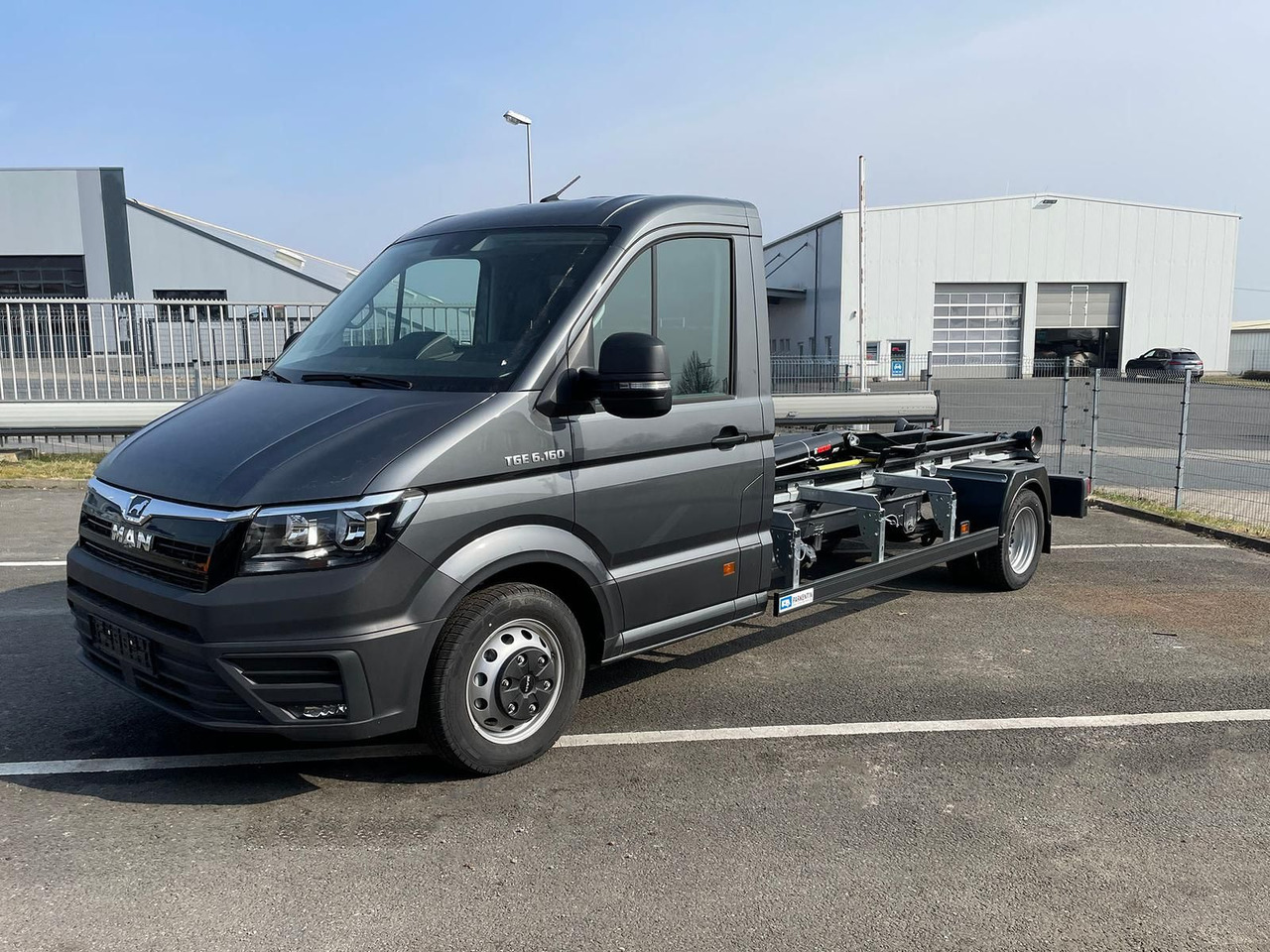 MAN TGE 6.160 Fahrgestell L4 Multilift Abrollkipper - شاحنة بهيكل معدني للمقصورة: صورة 1 MAN TGE 6.160 Fahrgestell L4 Multilift Abrollkipper - شاحنة بهيكل معدني للمقصورة: صورة 1