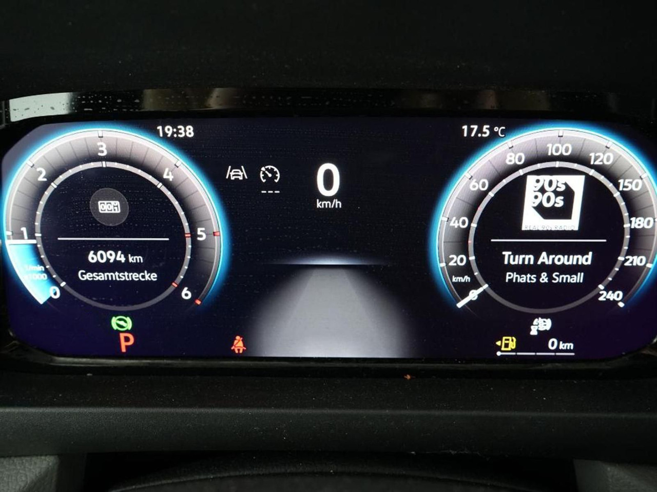 Volkswagen Crafter Kasten 35 L3H3 NAVI KLIMA DAB PDC - ميكروباص: صورة 5 Volkswagen Crafter Kasten 35 L3H3 NAVI KLIMA DAB PDC - ميكروباص: صورة 5