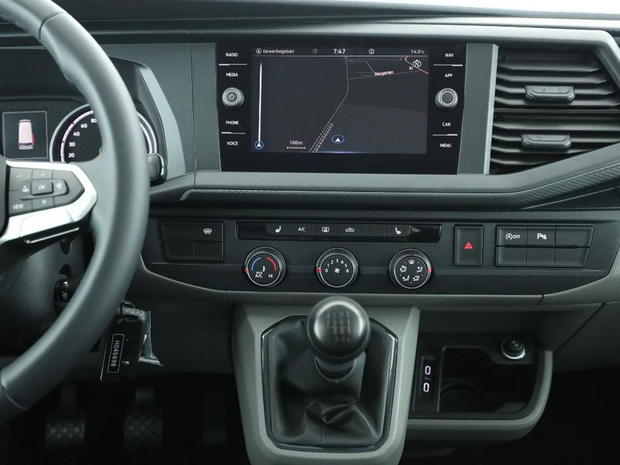 Volkswagen T6.1 Transporter Kombi KR LED STANDHZ ACC NAVI - ميكروباص: صورة 5 Volkswagen T6.1 Transporter Kombi KR LED STANDHZ ACC NAVI - ميكروباص: صورة 5