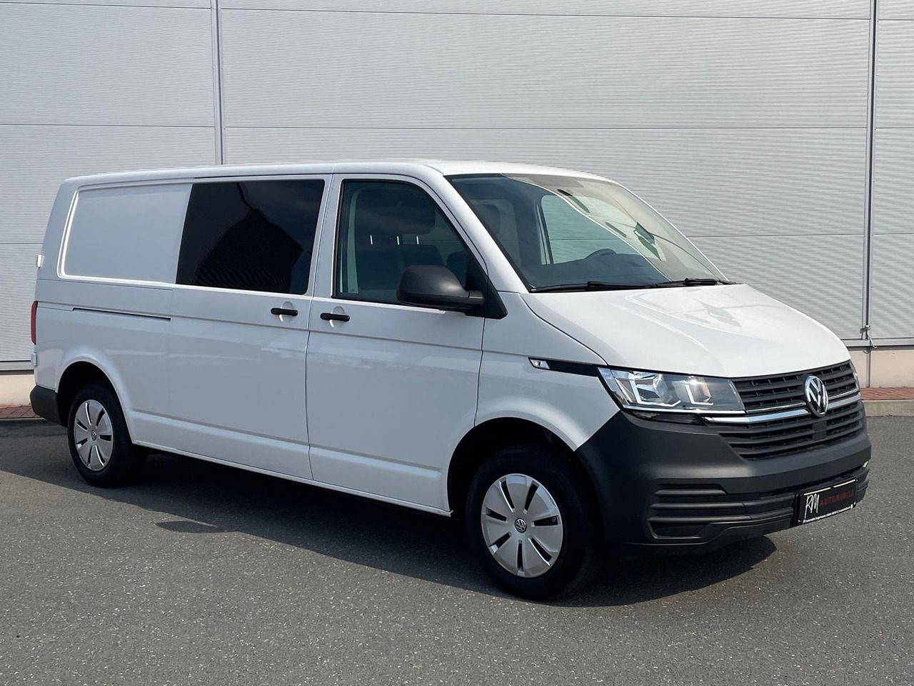 Volkswagen T6.1 Transporter MIXTO LR 2.0 TDI KLIMA PDC - ميكروباص: صورة 2 Volkswagen T6.1 Transporter MIXTO LR 2.0 TDI KLIMA PDC - ميكروباص: صورة 2