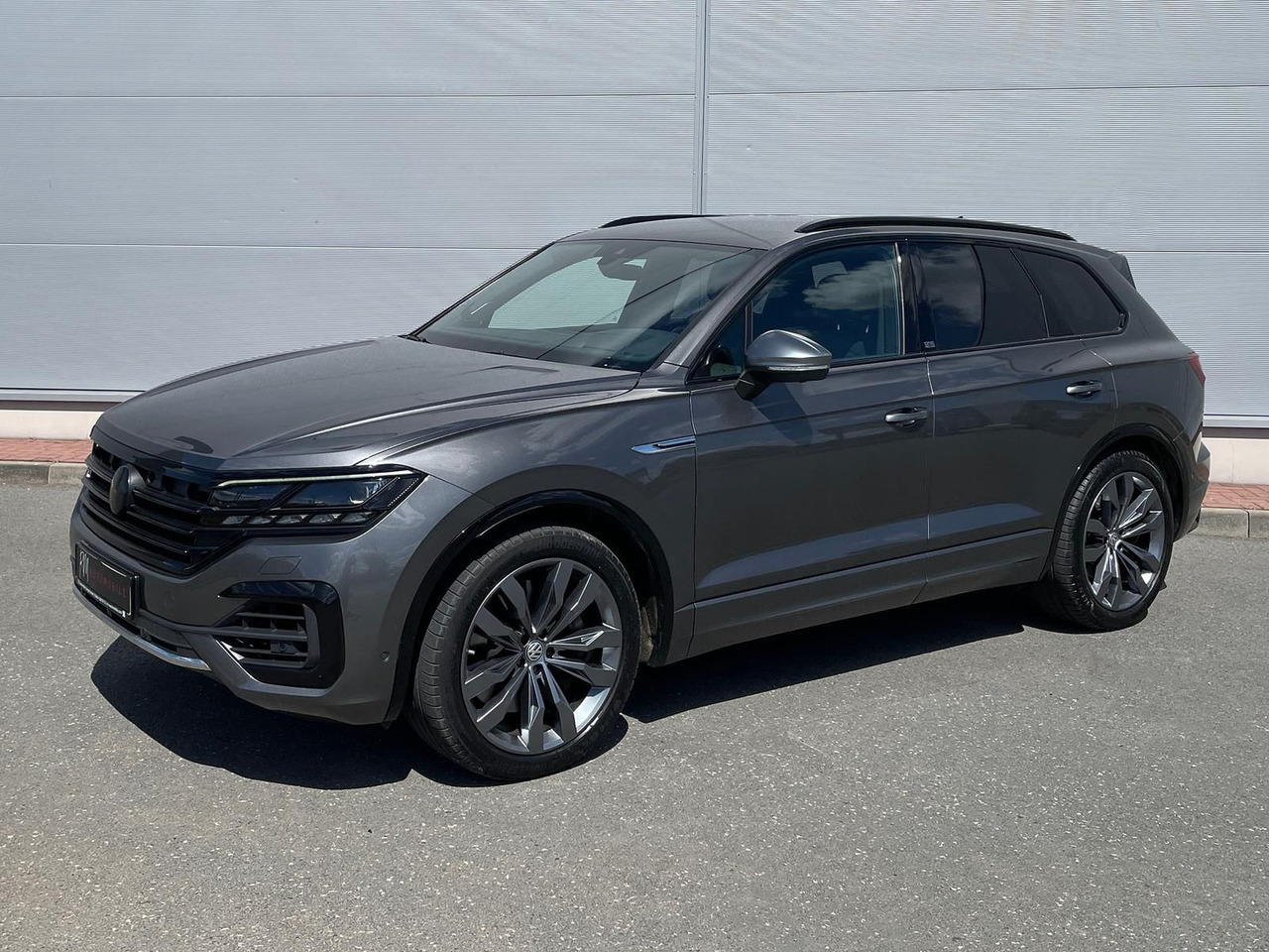 Volkswagen Touareg 4.0 V8 TDI One Million 4M LEDER AHK ACC - سيارة دفع رباعي: صورة 1 Volkswagen Touareg 4.0 V8 TDI One Million 4M LEDER AHK ACC - سيارة دفع رباعي: صورة 1