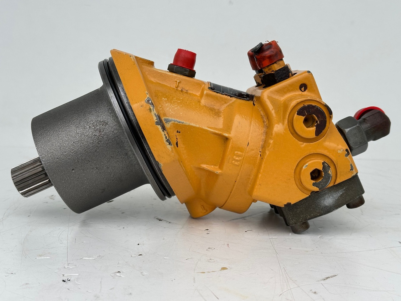 LIEBHERR Konstantmotor mit ID-Nr.5008984-ID-Nr.5007150 – Hydromatik Rexroth Axialkolbenmotor mit Nr.2000349 Typ:A2FE23/61W-NAL191. A308,A310,A312,A900ZW,R308,R310,R312,LOS914,R914,R916. #4064579.DK# - موتور هيدروليكي - حفّار: صورة 4 LIEBHERR Konstantmotor mit ID-Nr.5008984-ID-Nr.5007150 – Hydromatik Rexroth Axialkolbenmotor mit Nr.2000349 Typ:A2FE23/61W-NAL191. A308,A310,A312,A900ZW,R308,R310,R312,LOS914,R914,R916. #4064579.DK# - موتور هيدروليكي - حفّار: صورة 4