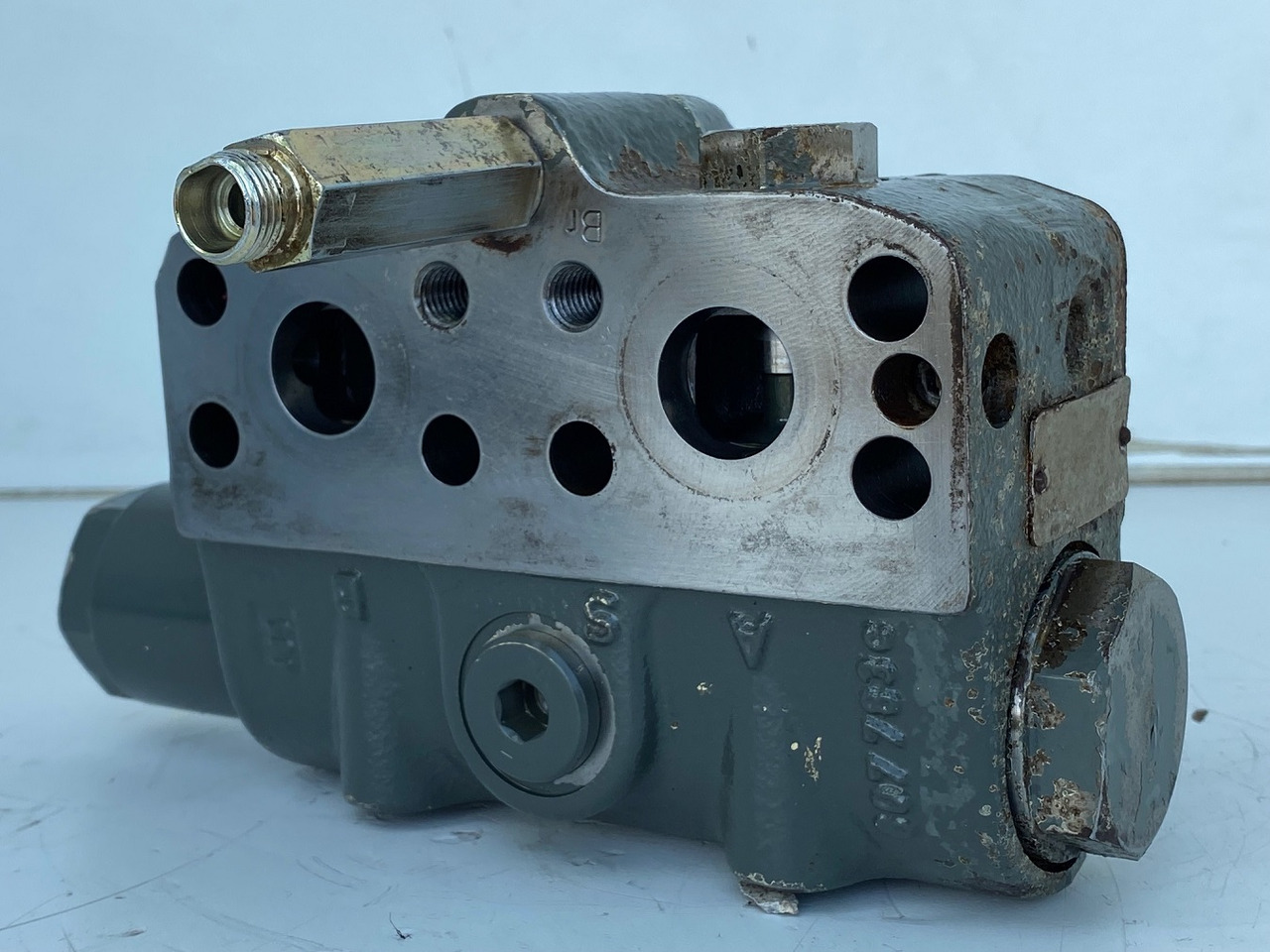 Liebherr Bremsventil ID-Nr.10471957. LOS914, LOS924, R902, R904, R912, R914, R922, R924, R924 COMP, R924 COMPA. #STM20.05## - محرك السفر - حفار زاحف: صورة 5 Liebherr Bremsventil ID-Nr.10471957. LOS914, LOS924, R902, R904, R912, R914, R922, R924, R924 COMP, R924 COMPA. #STM20.05## - محرك السفر - حفار زاحف: صورة 5