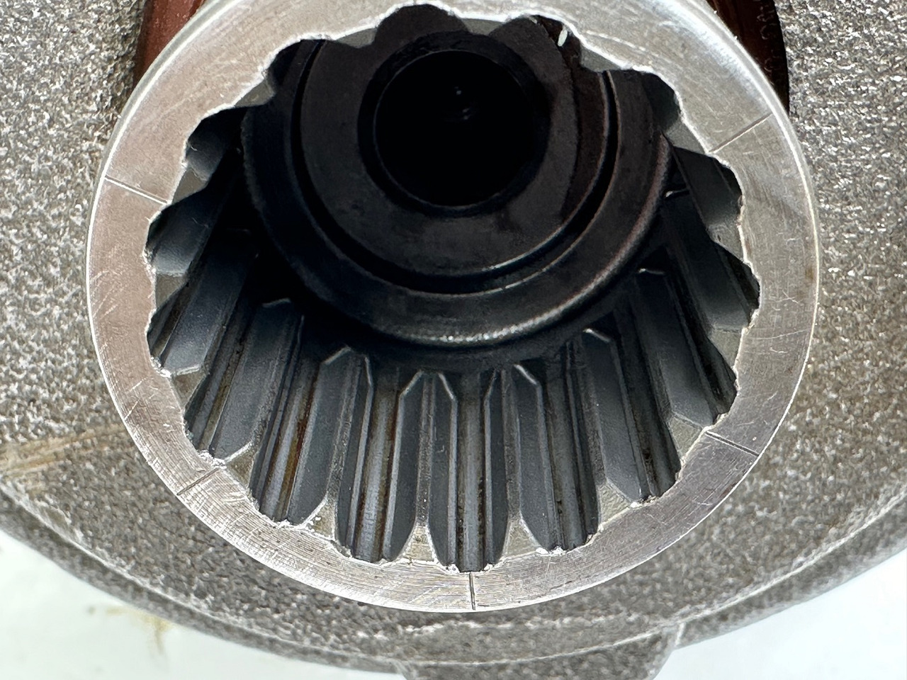 موتور هيدروليكي - آلات الإنشاء Liebherr Hydraulikeinbaumotor CMVE O 108.  ID-Nr.10118562 - ID-Nr.10132610 - ID-Nr.10129048. LOS1916, LOS916, LOS926, R906, R916, R918, R920, R922, R924, R926COMP, R926, R936. #28313#: صورة 13 موتور هيدروليكي - آلات الإنشاء Liebherr Hydraulikeinbaumotor CMVE O 108.  ID-Nr.10118562 - ID-Nr.10132610 - ID-Nr.10129048. LOS1916, LOS916, LOS926, R906, R916, R918, R920, R922, R924, R926COMP, R926, R936. #28313#: صورة 13