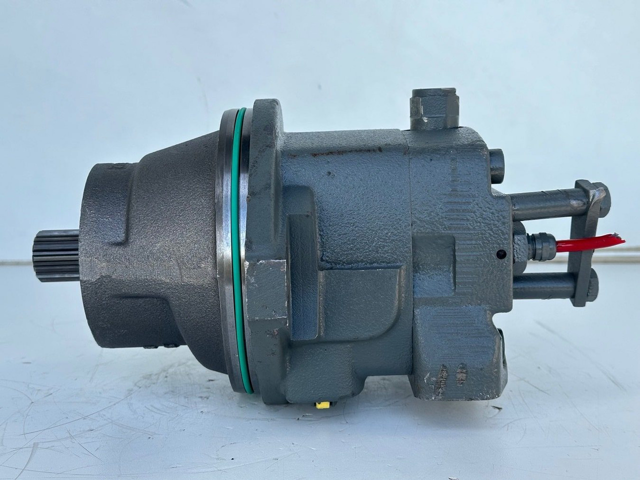 Liebherr Hydraulikeinbaumotor FMF045, ID-Nr.10132702. A924,LH30C,LH30M,LH35M,LH35MT,LH40C,LH40CP,LH40M,LH40MP,LH50CHR,LH50M,LH50MHR,LH50MT. #23.12.01074# - موتور هيدروليكي - حفار ذو عجلات: صورة 2 Liebherr Hydraulikeinbaumotor FMF045, ID-Nr.10132702. A924,LH30C,LH30M,LH35M,LH35MT,LH40C,LH40CP,LH40M,LH40MP,LH50CHR,LH50M,LH50MHR,LH50MT. #23.12.01074# - موتور هيدروليكي - حفار ذو عجلات: صورة 2