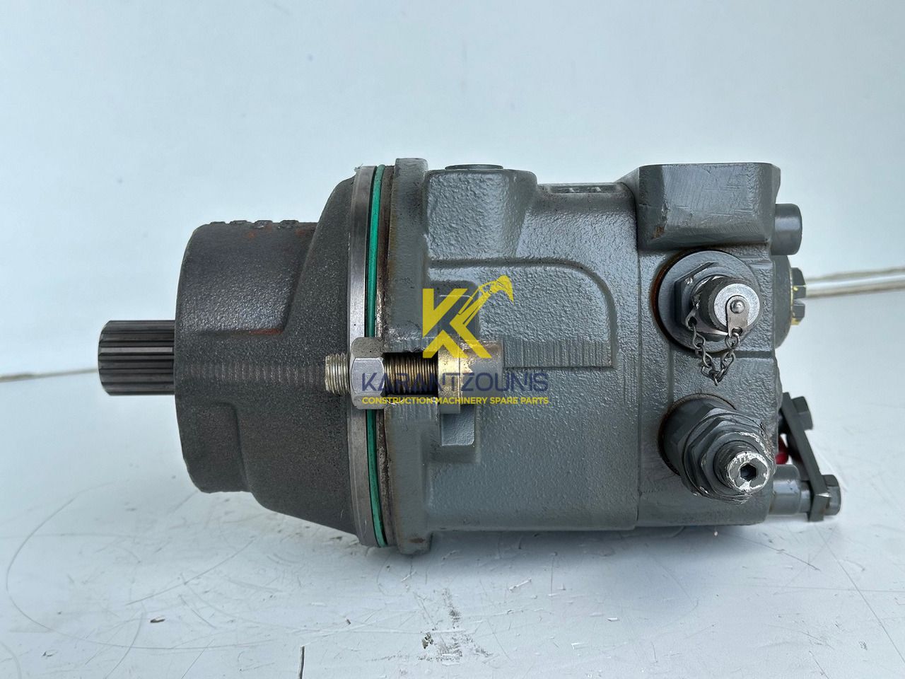 Liebherr Hydraulikeinbaumotor Typ:FMF058, ID-Nr.10122576 - ID-Nr.10145827 - ID-Nr.11371069. LOS1906, P924 COMP , R906, R906 PROTO, R916, R922, R924, R924 COMP, R926 COMP, R926 K LC. #39780# - موتور هيدروليكي - حفّار: صورة 3 Liebherr Hydraulikeinbaumotor Typ:FMF058, ID-Nr.10122576 - ID-Nr.10145827 - ID-Nr.11371069. LOS1906, P924 COMP , R906, R906 PROTO, R916, R922, R924, R924 COMP, R926 COMP, R926 K LC. #39780# - موتور هيدروليكي - حفّار: صورة 3