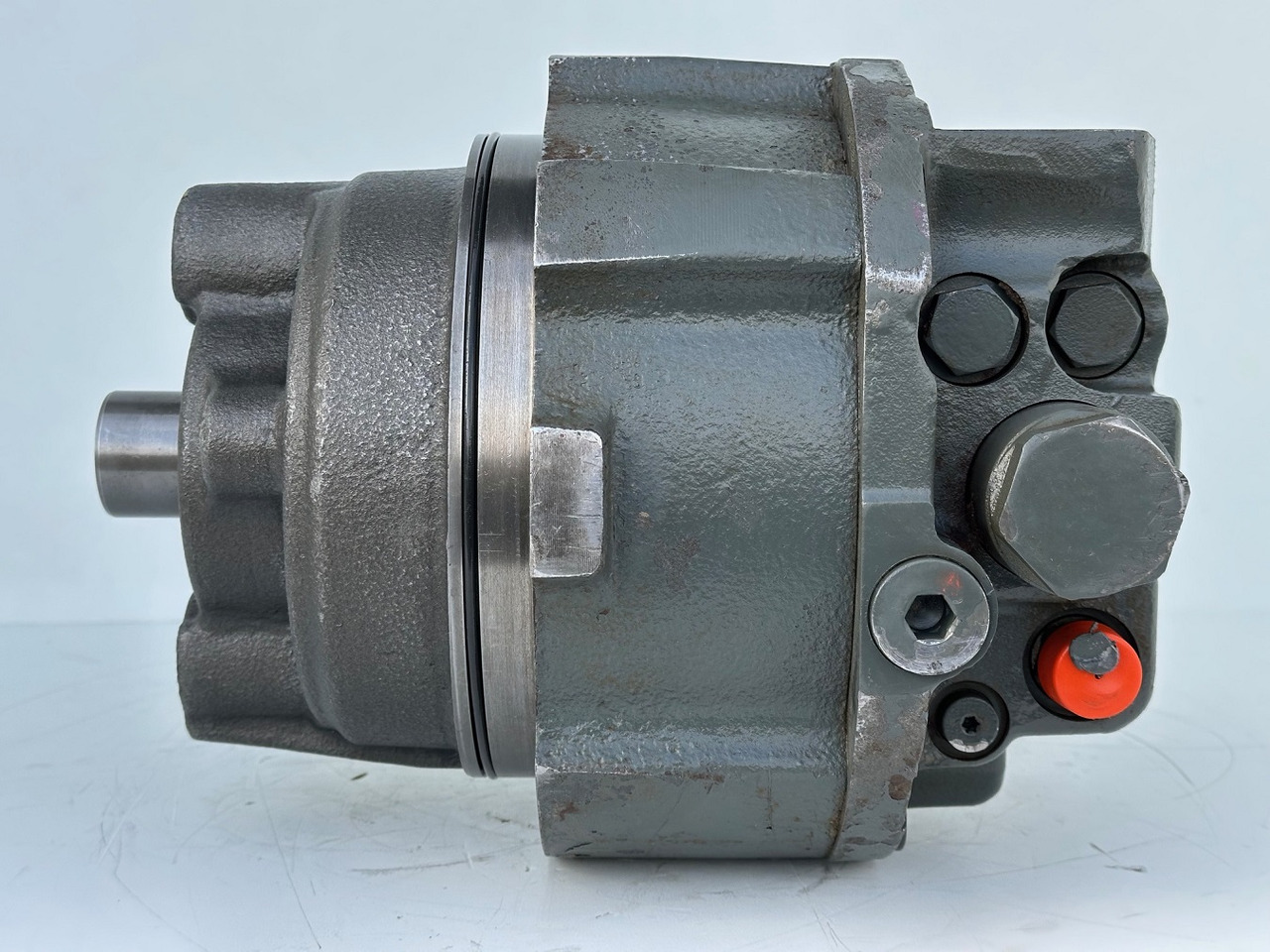 Liebherr Hydraulikeinbaumotor Typ:LH46VE 108. ID-Nr.11428178 . LOS926-1715,R926-1715,R928-1715,R930-1716,R934-1550,R936K-LC,R936K-NLC,R936K-SLC,R938. #11428178.0663# - محرك السفر - آلات الإنشاء: صورة 3 Liebherr Hydraulikeinbaumotor Typ:LH46VE 108. ID-Nr.11428178 . LOS926-1715,R926-1715,R928-1715,R930-1716,R934-1550,R936K-LC,R936K-NLC,R936K-SLC,R938. #11428178.0663# - محرك السفر - آلات الإنشاء: صورة 3