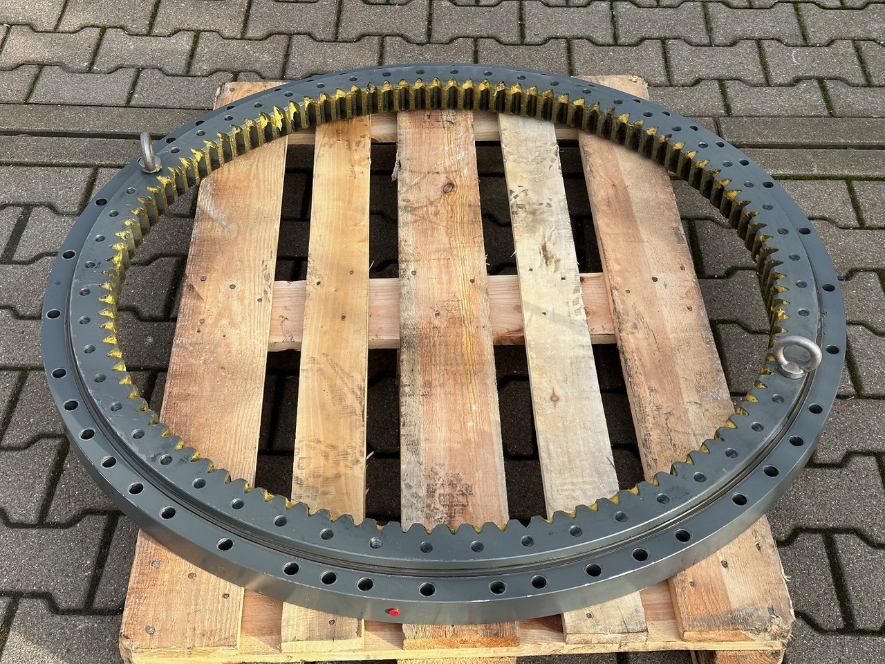 Liebherr Kugeldrehverbindung Typ:KUD34VJ005-000. ID-Nr.90020576. R914 COMP-1194. #159-10793# - حلقة الدوران - حفار زاحف: صورة 3 Liebherr Kugeldrehverbindung Typ:KUD34VJ005-000. ID-Nr.90020576. R914 COMP-1194. #159-10793# - حلقة الدوران - حفار زاحف: صورة 3