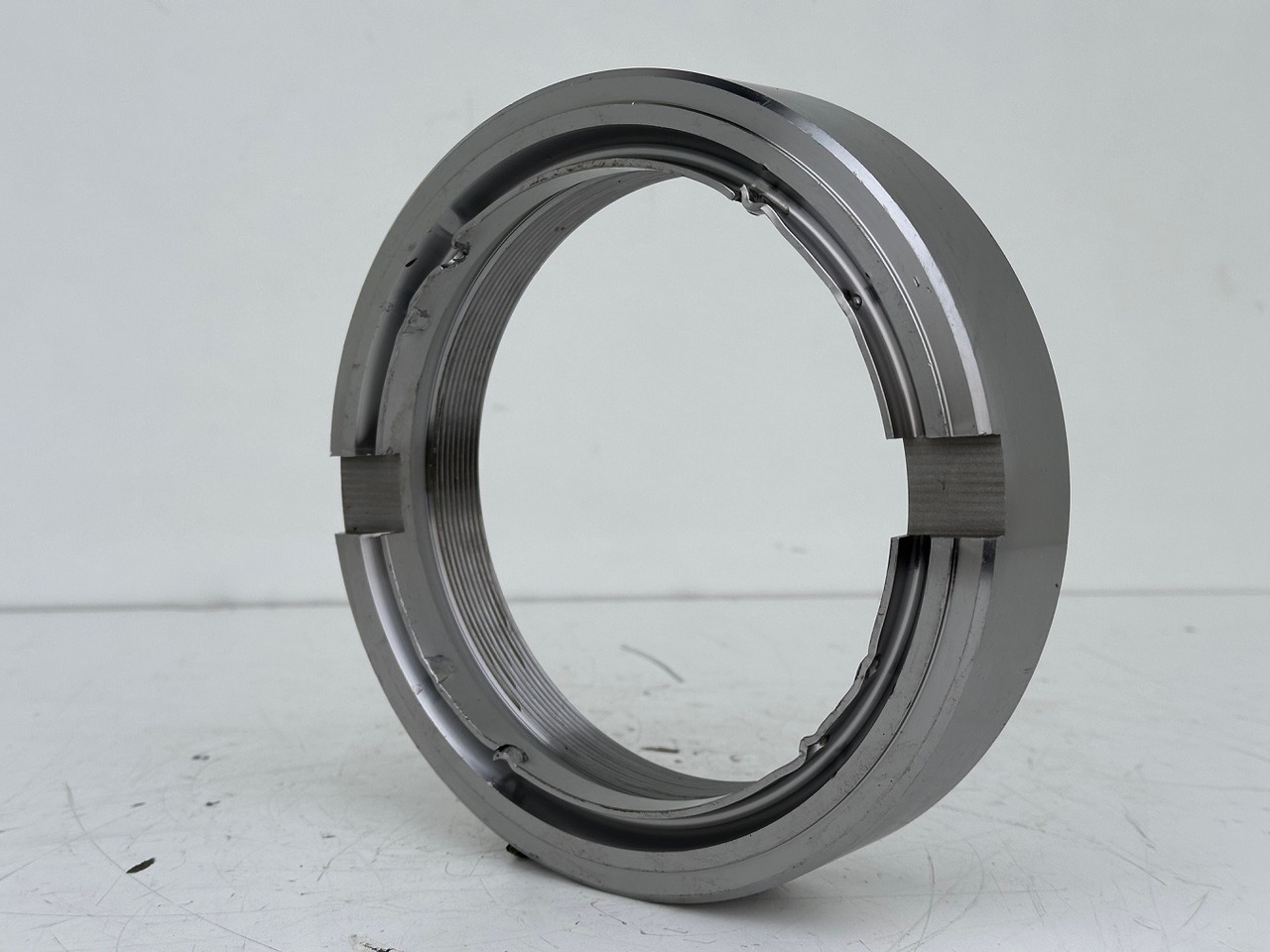 Liebherr Nutmutter ID-Nr.9443117 - ID-Nr.944311703. LH110,A974,LOS974,P974,P976,R974,R976,R980,P994,P995,R944,R995. #944311703.27.12.01# - صندوق التروس - آلات الإنشاء: صورة 3 Liebherr Nutmutter ID-Nr.9443117 - ID-Nr.944311703. LH110,A974,LOS974,P974,P976,R974,R976,R980,P994,P995,R944,R995. #944311703.27.12.01# - صندوق التروس - آلات الإنشاء: صورة 3