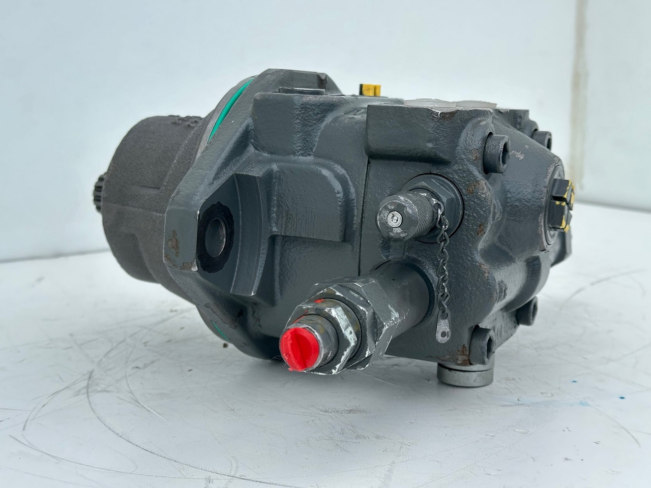 Liebherr Original Hydraulikeinbaumotor FMF045. ID-Nr.12464105. SAT250/287. LH18M, LH22C, LH22M, LH24M, LH26EC, LH26EM, LH26M. #12464105.0854# - محرك سوينغ - آلات الإنشاء: صورة 5 Liebherr Original Hydraulikeinbaumotor FMF045. ID-Nr.12464105. SAT250/287. LH18M, LH22C, LH22M, LH24M, LH26EC, LH26EM, LH26M. #12464105.0854# - محرك سوينغ - آلات الإنشاء: صورة 5