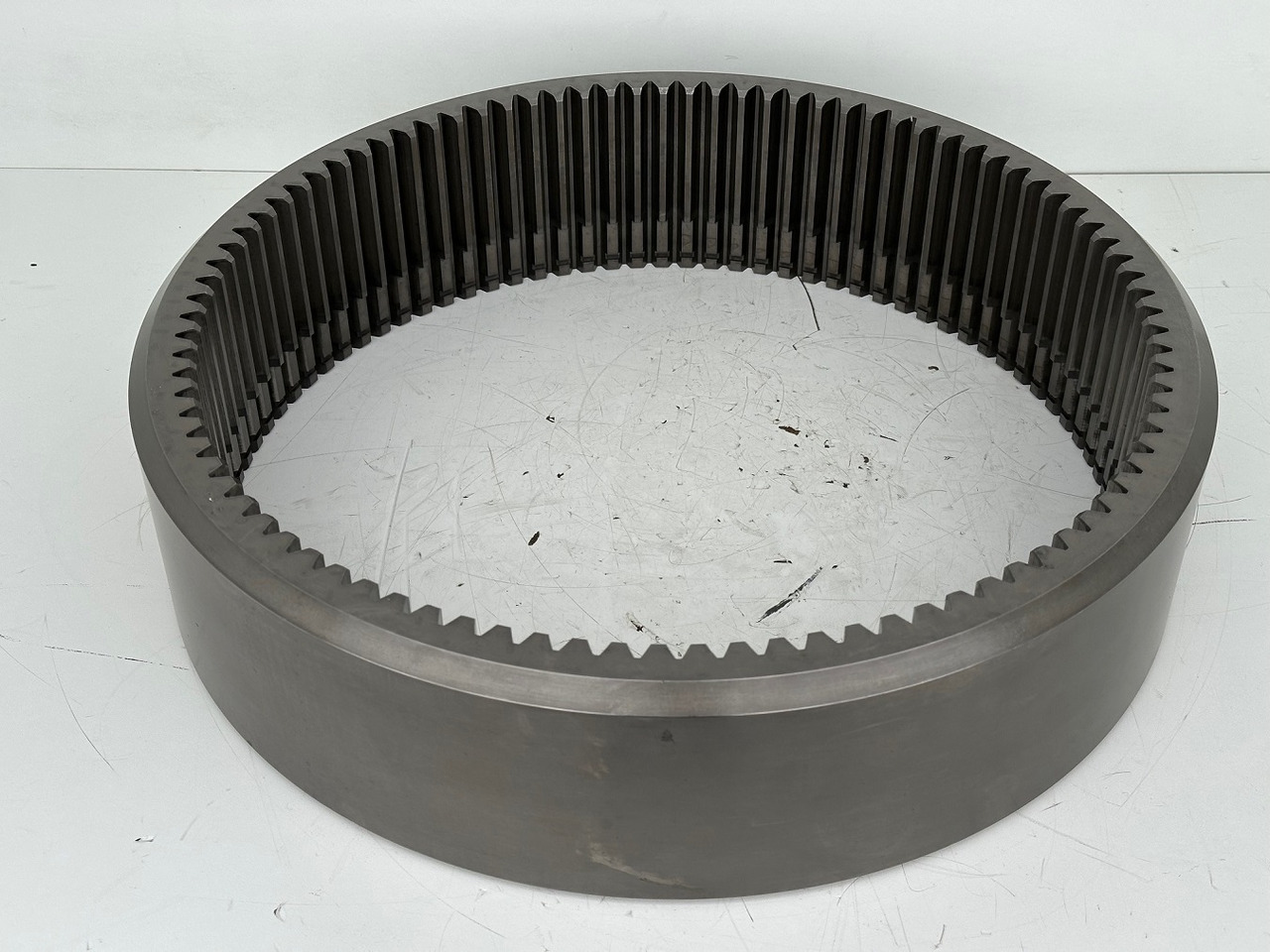 Liebherr Original Innenrad ID-Nr.944427803. FAT500E502,FAT500E503,FAT500E517,FAT500E518,FAT500F522,FAT500F522,FAT500F528,FAT500F529.PR734,PR73605,PR7363,PR7364,PR736,RL44,RL46,RL463. #944427803.31.07# - محرك السفر - آلات الإنشاء: صورة 2 Liebherr Original Innenrad ID-Nr.944427803. FAT500E502,FAT500E503,FAT500E517,FAT500E518,FAT500F522,FAT500F522,FAT500F528,FAT500F529.PR734,PR73605,PR7363,PR7364,PR736,RL44,RL46,RL463. #944427803.31.07# - محرك السفر - آلات الإنشاء: صورة 2