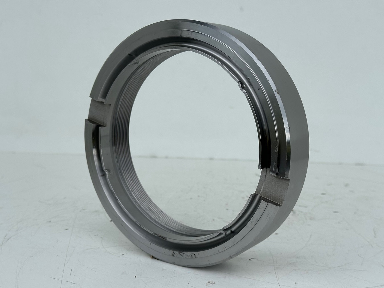 Liebherr Original Nutmutter ID-Nr.9443117 - ID-Nr.944311703. LH110,A974,LOS974,P974,P976,R974,R976,R980,P994,P995,R944,R995. #944311703.31.07# - محرك سوينغ - آلات الإنشاء: صورة 3 Liebherr Original Nutmutter ID-Nr.9443117 - ID-Nr.944311703. LH110,A974,LOS974,P974,P976,R974,R976,R980,P994,P995,R944,R995. #944311703.31.07# - محرك سوينغ - آلات الإنشاء: صورة 3