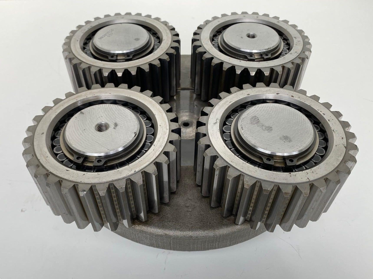 Liebherr Planetenträger ID-Nr.90203516 mit Planetenrad ID-Nr.90203494. Typ:FAT400G546. PR71605LGP-1823. PR716LGP-1423. PR716XL-1422. - محرك السفر - بلدوزر: صورة 2 Liebherr Planetenträger ID-Nr.90203516 mit Planetenrad ID-Nr.90203494. Typ:FAT400G546. PR71605LGP-1823. PR716LGP-1423. PR716XL-1422. - محرك السفر - بلدوزر: صورة 2