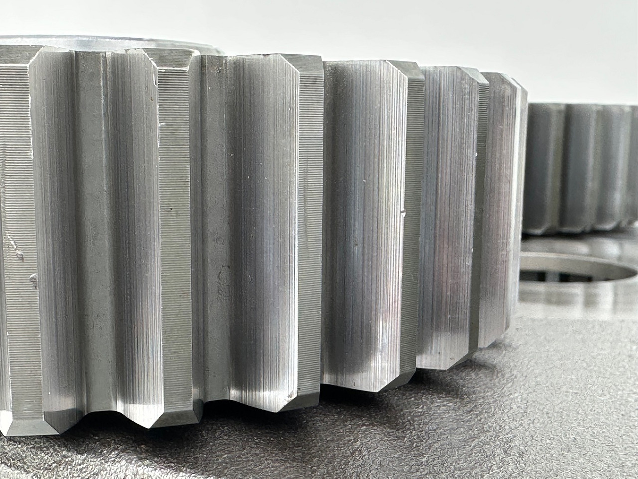 محرك السفر - حفّار Liebherr Planetenträger ID-Nr.944324903 mit Planetenrädern ID-Nr.944325903.  FAT550 FAT550P046.  A900,LH120,LH150,E974,ER974,R964,R966,R970,R974,R976,R980,R984.  #PL.9443249.PL9443260.2374#: صورة 10 محرك السفر - حفّار Liebherr Planetenträger ID-Nr.944324903 mit Planetenrädern ID-Nr.944325903.  FAT550 FAT550P046.  A900,LH120,LH150,E974,ER974,R964,R966,R970,R974,R976,R980,R984.  #PL.9443249.PL9443260.2374#: صورة 10