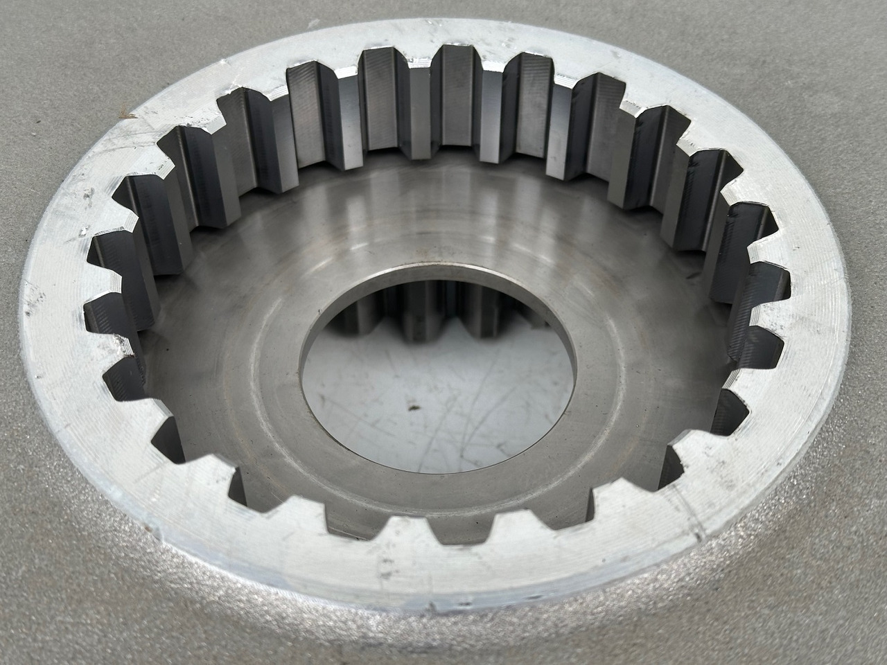 محرك السفر - حفّار Liebherr Planetenträger ID-Nr.944324903 mit Planetenrädern ID-Nr.944325903.  FAT550 FAT550P046.  A900,LH120,LH150,E974,ER974,R964,R966,R970,R974,R976,R980,R984.  #PL.9443249.PL9443260.2374#: صورة 8 محرك السفر - حفّار Liebherr Planetenträger ID-Nr.944324903 mit Planetenrädern ID-Nr.944325903.  FAT550 FAT550P046.  A900,LH120,LH150,E974,ER974,R964,R966,R970,R974,R976,R980,R984.  #PL.9443249.PL9443260.2374#: صورة 8