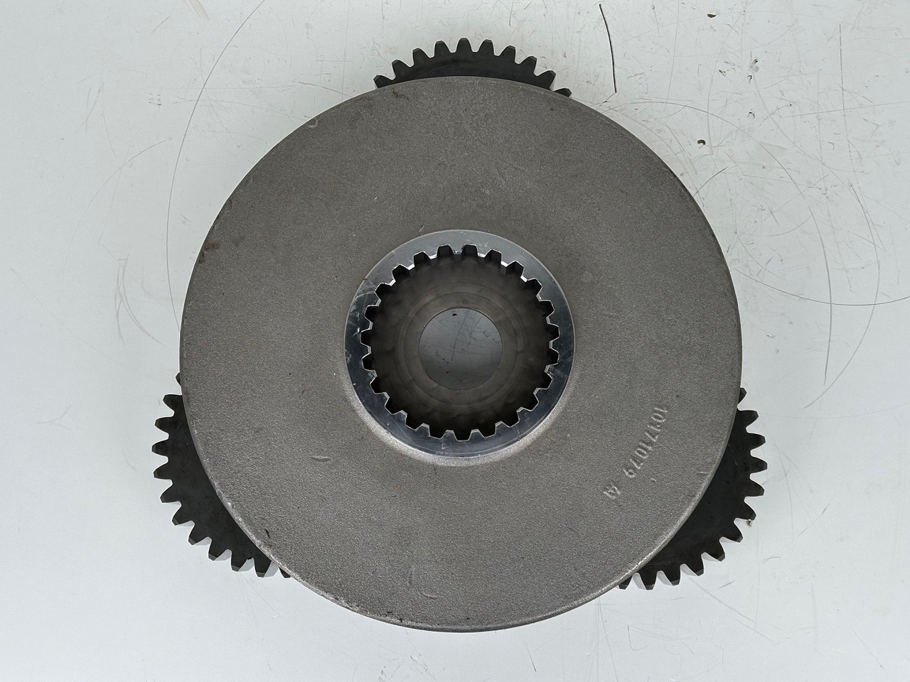 محرك السفر - حفّار Liebherr Planetenträger ID-Nr.944324903 mit Planetenrädern ID-Nr.944325903.  FAT550 FAT550P046.  A900,LH120,LH150,E974,ER974,R964,R966,R970,R974,R976,R980,R984.  #PL.9443249.PL9443260.2374#: صورة 7 محرك السفر - حفّار Liebherr Planetenträger ID-Nr.944324903 mit Planetenrädern ID-Nr.944325903.  FAT550 FAT550P046.  A900,LH120,LH150,E974,ER974,R964,R966,R970,R974,R976,R980,R984.  #PL.9443249.PL9443260.2374#: صورة 7