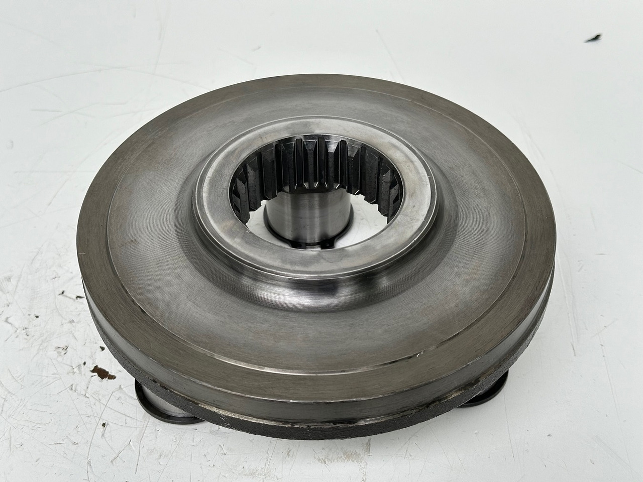 Liebherr Planetenträger ID-Nr.970559601. A900,A904,A913COMP,A914COMP,A914,A916COMP,A916,A918COMP,A918,A920,A922RAIL,A924RAIL,LH18,LH22,LH24,LH26,R900,R914 RAIL,R904,R914COMP,R918,R920,R922. #970559601 - صندوق التروس - آلات الإنشاء: صورة 4 Liebherr Planetenträger ID-Nr.970559601. A900,A904,A913COMP,A914COMP,A914,A916COMP,A916,A918COMP,A918,A920,A922RAIL,A924RAIL,LH18,LH22,LH24,LH26,R900,R914 RAIL,R904,R914COMP,R918,R920,R922. #970559601 - صندوق التروس - آلات الإنشاء: صورة 4