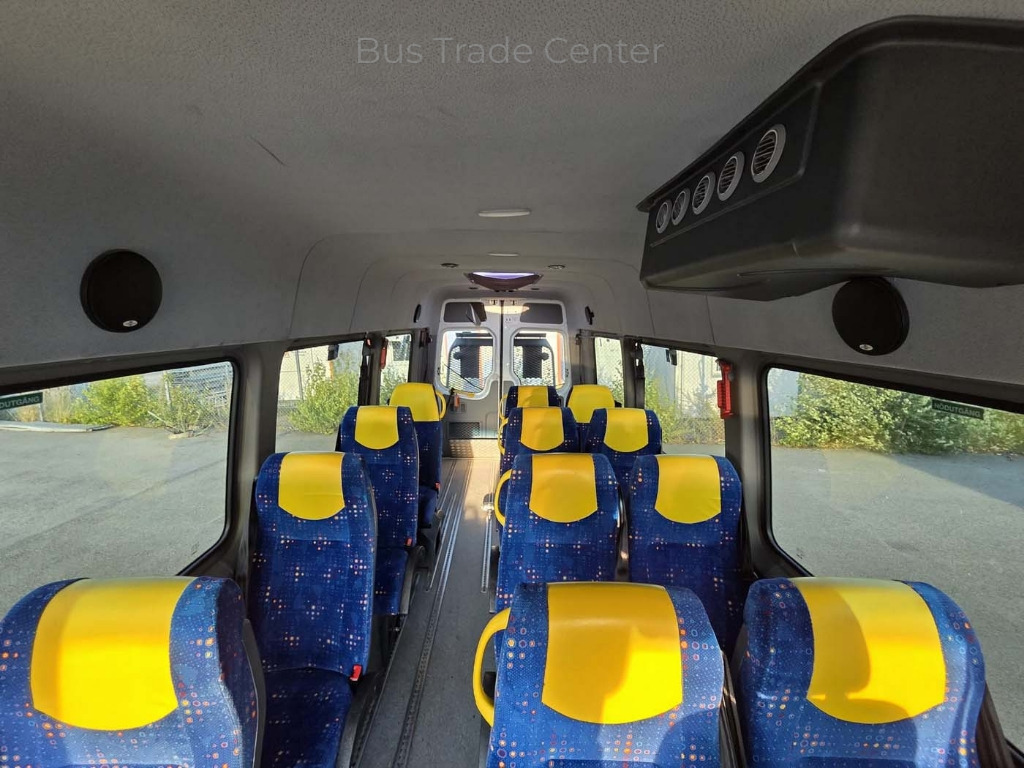 VOLKSWAGEN Crafter 50 LR // 2 units with lift - حافلة صغيرة, ميكروباص: صورة 3 VOLKSWAGEN Crafter 50 LR // 2 units with lift - حافلة صغيرة, ميكروباص: صورة 3