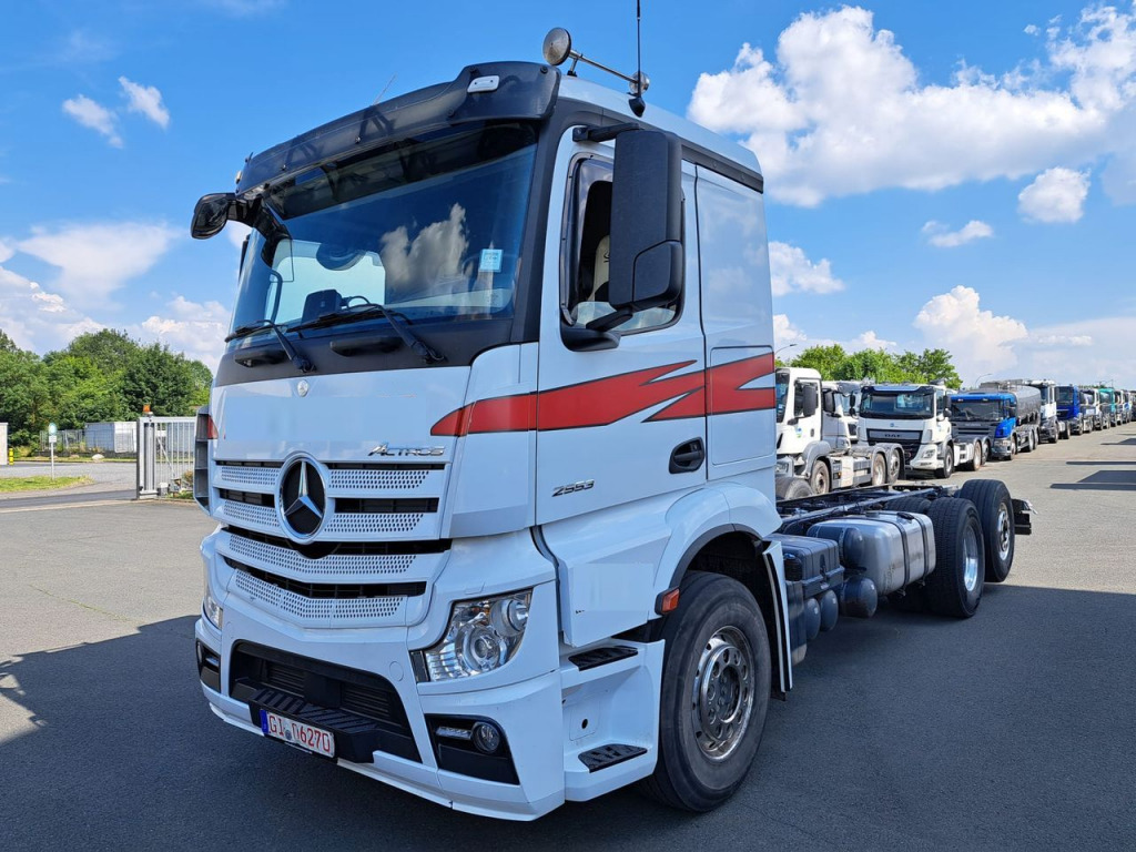 Mercedes Benz 2553 Actros 6x2 (Nr. 5804) - شاحنة بهيكل معدني للمقصورة: صورة 2 Mercedes Benz 2553 Actros 6x2 (Nr. 5804) - شاحنة بهيكل معدني للمقصورة: صورة 2