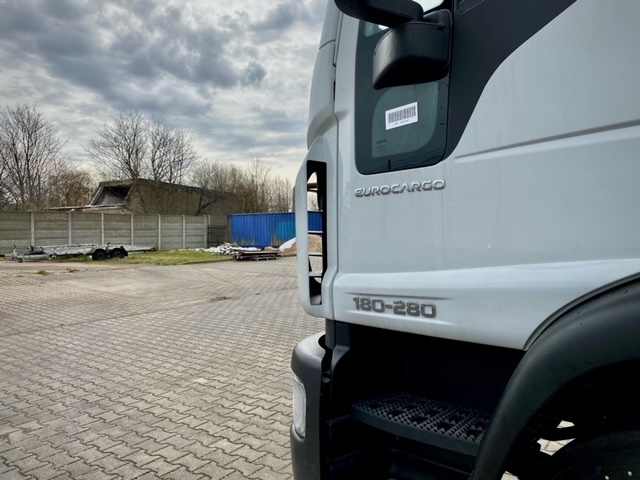 IVECO Eurocargo + hooklift KING HZ-10R - سيارة خدمات/ سيارة خاصة: صورة 2 IVECO Eurocargo + hooklift KING HZ-10R - سيارة خدمات/ سيارة خاصة: صورة 2