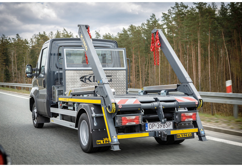 Iveco Daily 70C18 + KING Bramowiec / Skiploader / Absetzkipper - شاحنة لودر انزلاقي: صورة 1 Iveco Daily 70C18 + KING Bramowiec / Skiploader / Absetzkipper - شاحنة لودر انزلاقي: صورة 1