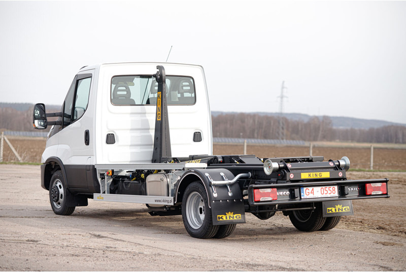 Iveco Daily 70C18 - شاحنة برافعة خطافية: صورة 1 Iveco Daily 70C18 - شاحنة برافعة خطافية: صورة 1