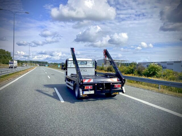 Mitsubishi Fuso 9C18 bramowiec BR6 - شاحنة لودر انزلاقي: صورة 4 Mitsubishi Fuso 9C18 bramowiec BR6 - شاحنة لودر انزلاقي: صورة 4