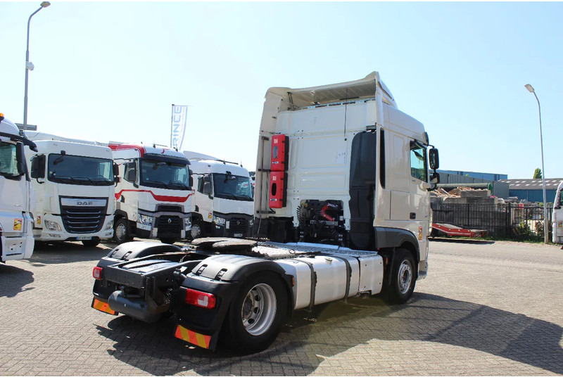 DAF XF 106.480 * RETARDER * 2 TANK * 2 BED * - مقطورة السحب: صورة 4 DAF XF 106.480 * RETARDER * 2 TANK * 2 BED * - مقطورة السحب: صورة 4