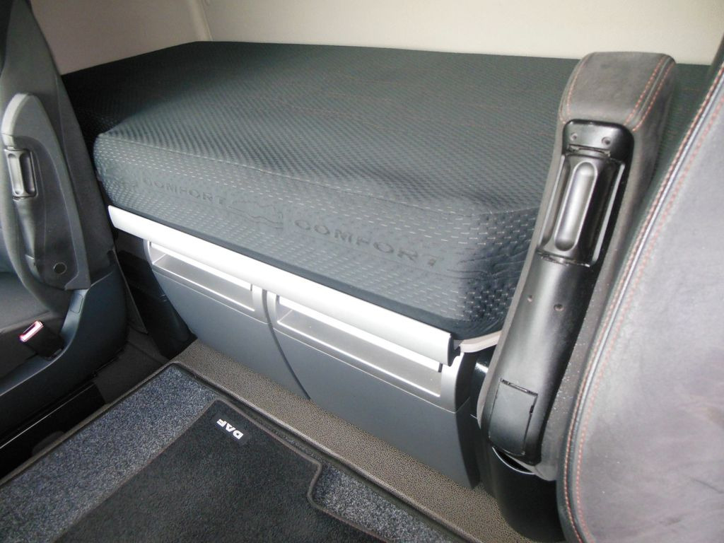 رأس تريلا DAF XF 106.530 SSC, HYDRAULIK, STAND KLIMA, TOP DAF XF 106.530 SSC, HYDRAULIK, STAND KLIMA, TOP: صورة 11