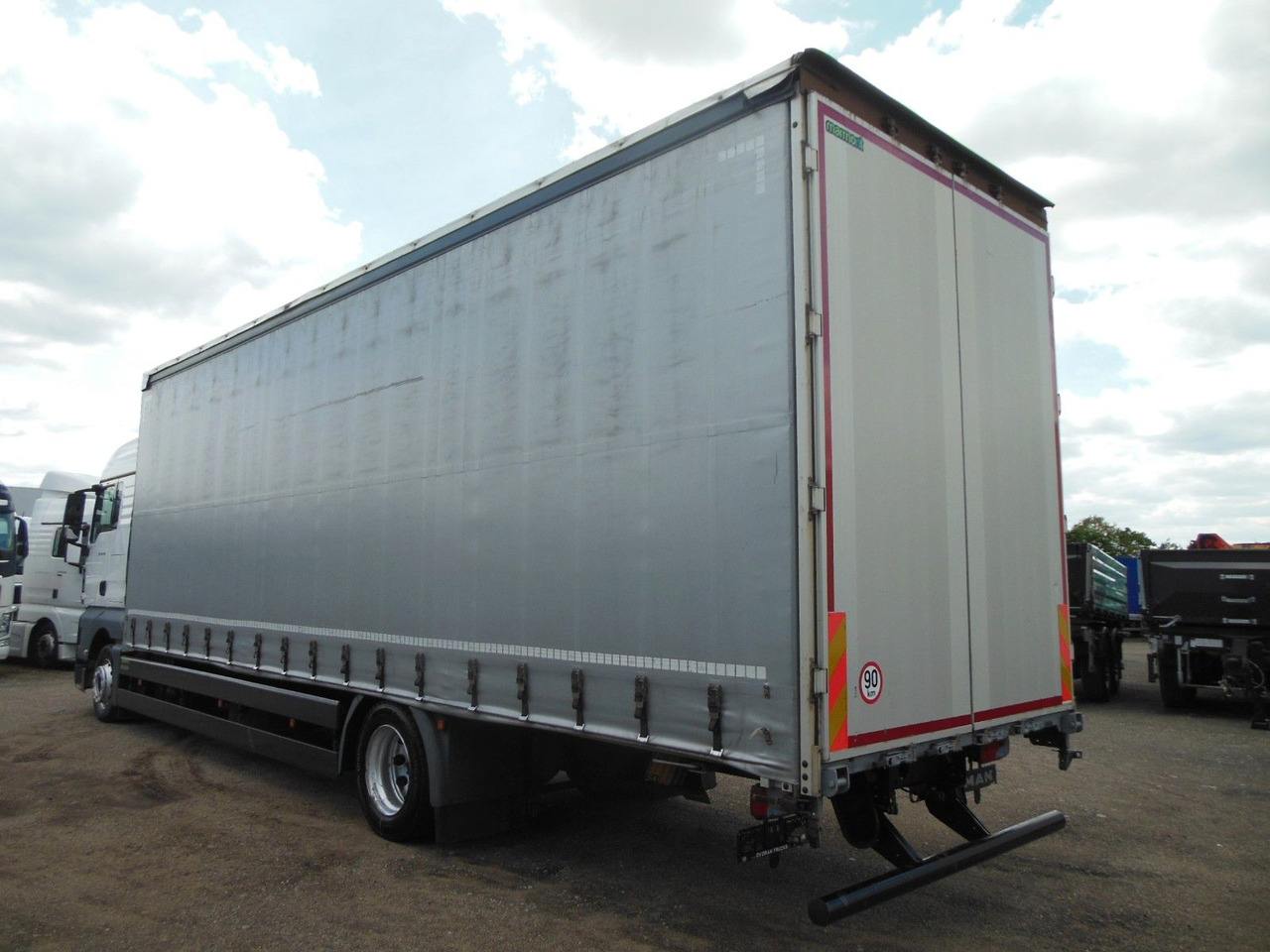 MAN TGX 18.460, XLX, VOLL LUFT, PRITSCHE 9,2M, TOP!! - شاحنة ذات ستائر جانبية: صورة 4 MAN TGX 18.460, XLX, VOLL LUFT, PRITSCHE 9,2M, TOP!! - شاحنة ذات ستائر جانبية: صورة 4