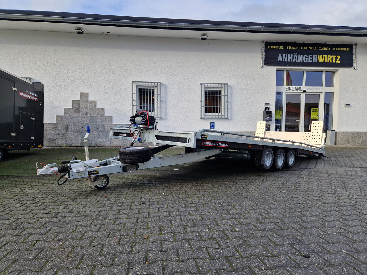 BJT T Transporter 231 550x224cm elektrisch ankippbar Komfort Paket Warn Winde LED 10" Tridem 3500kg - مقطورة لنقل المعدات: صورة 2 BJT T Transporter 231 550x224cm elektrisch ankippbar Komfort Paket Warn Winde LED 10" Tridem 3500kg - مقطورة لنقل المعدات: صورة 2