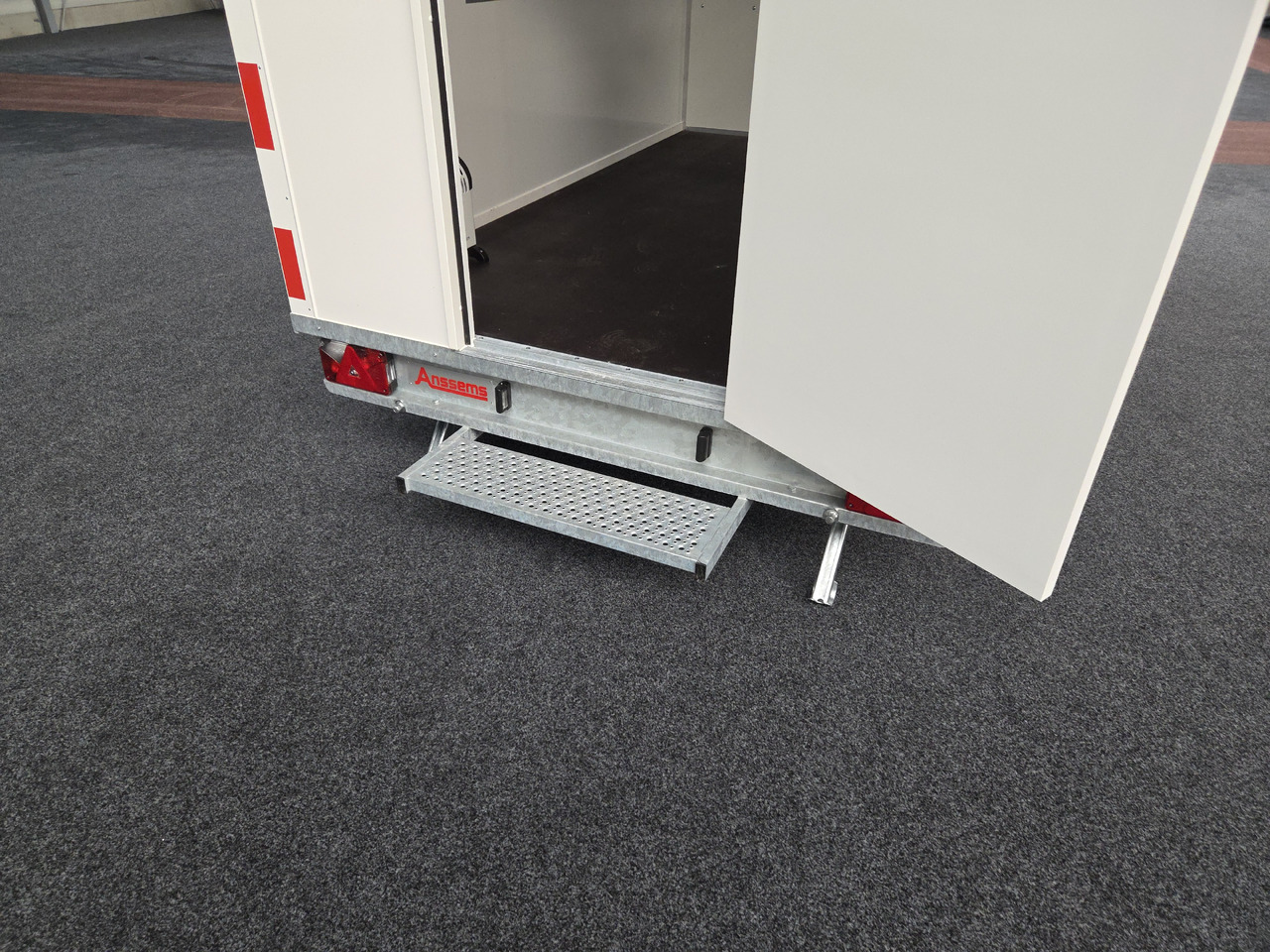 Bauwagen PTS 1400.390×188 Heizung Toilette 1400kg - مقطورة بصندوق مغلق: صورة 5 Bauwagen PTS 1400.390×188 Heizung Toilette 1400kg - مقطورة بصندوق مغلق: صورة 5