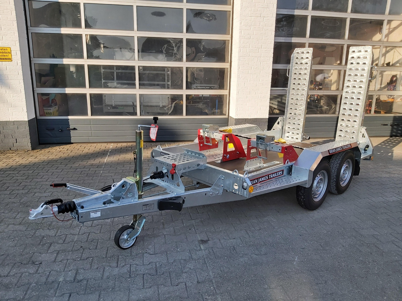 Brian James Digger Plant 543-2813-27 280x130cm Schaufelablage Rampen Trac Strap System 2700kg - مقطورة لنقل المعدات: صورة 5 Brian James Digger Plant 543-2813-27 280x130cm Schaufelablage Rampen Trac Strap System 2700kg - مقطورة لنقل المعدات: صورة 5