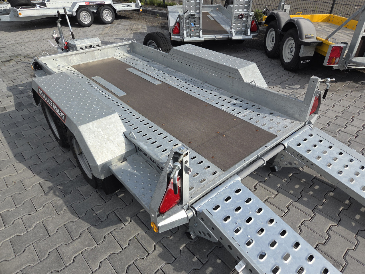 Brian James Digger Plant 543-2813-35 280x130cm Auffahrrampen klappbar Reserverad 3500kg - مقطورة لنقل المعدات: صورة 4 Brian James Digger Plant 543-2813-35 280x130cm Auffahrrampen klappbar Reserverad 3500kg - مقطورة لنقل المعدات: صورة 4