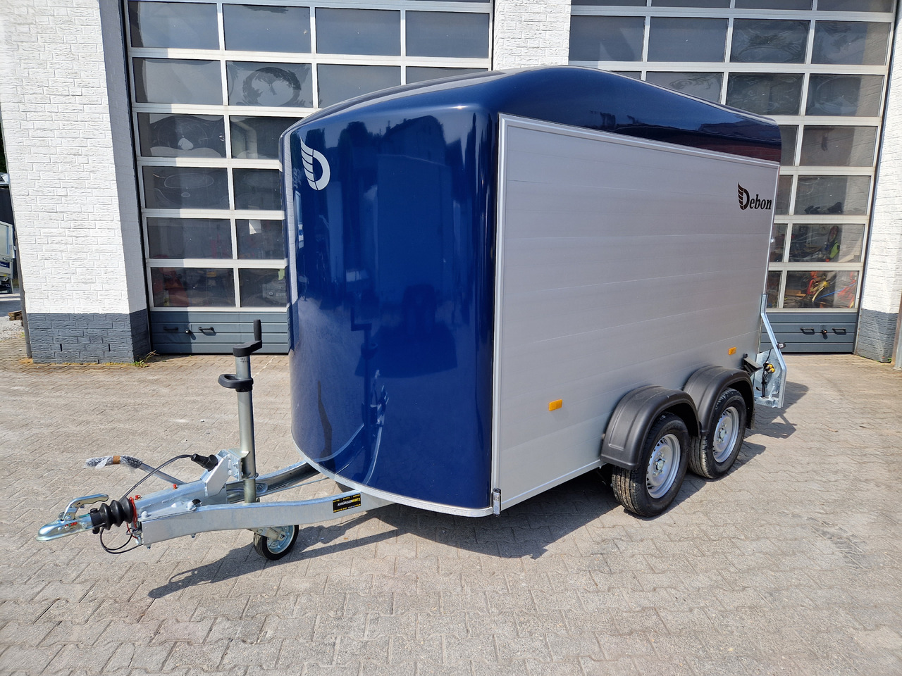 Cargo Roadster 500 312x167x199cm Alu Poly royalblue Pullman 100 km/H 2000kg Abverkauf - مقطورة بصندوق مغلق: صورة 5 Cargo Roadster 500 312x167x199cm Alu Poly royalblue Pullman 100 km/H 2000kg Abverkauf - مقطورة بصندوق مغلق: صورة 5