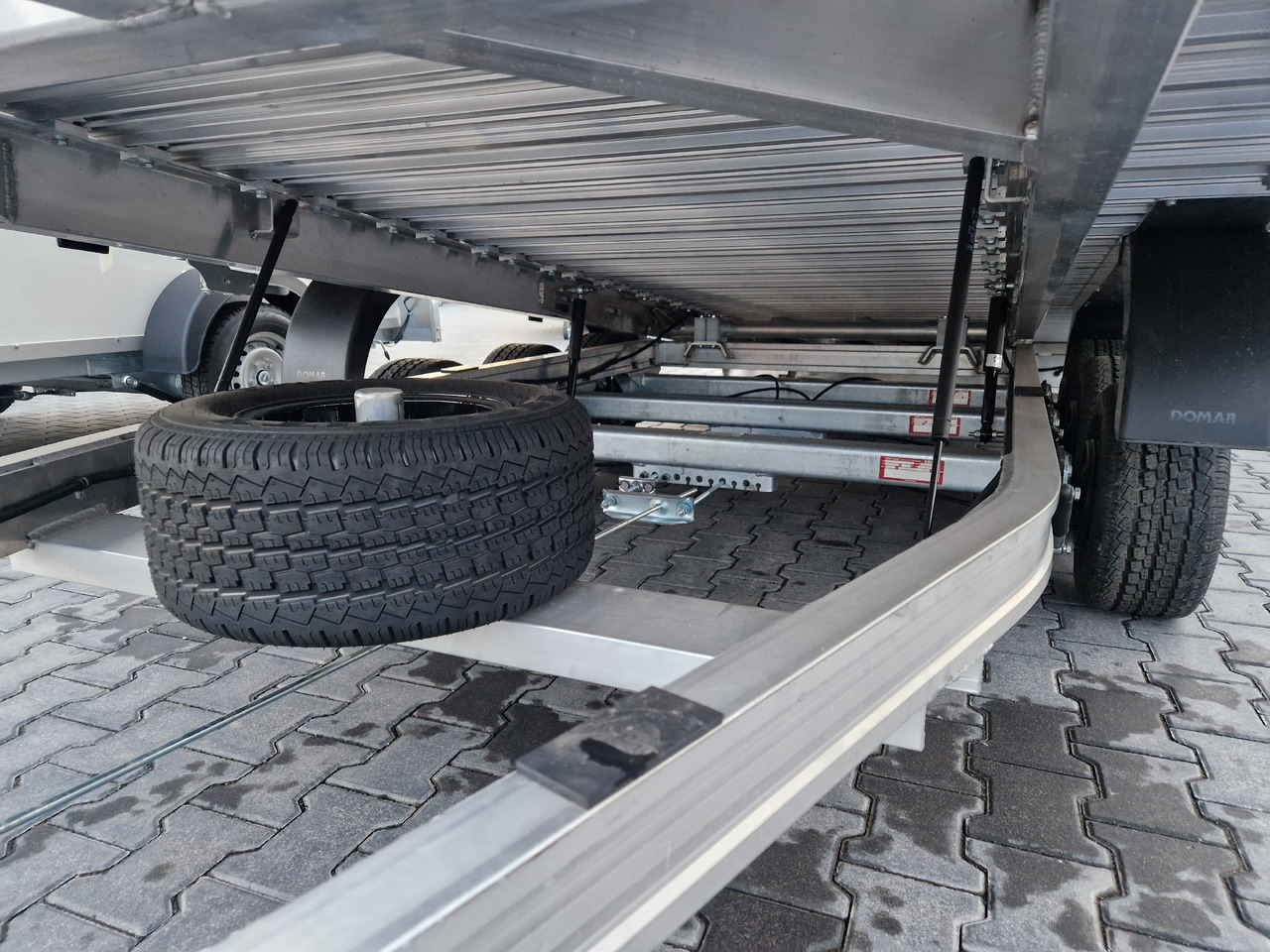 تريلا نقل سيارات Cartrailer Mototent Silverstone Light Alu 520x210x200cm blackline Tridem 10" (XXL) 3500kg: صورة 13