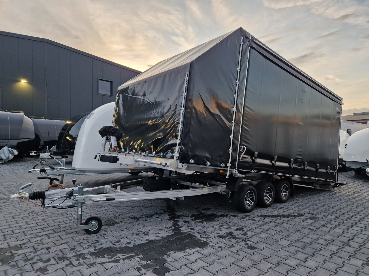 تريلا نقل سيارات Cartrailer Mototent Silverstone Light Alu 520x210x200cm blackline Tridem 10" (XXL) 3500kg: صورة 10