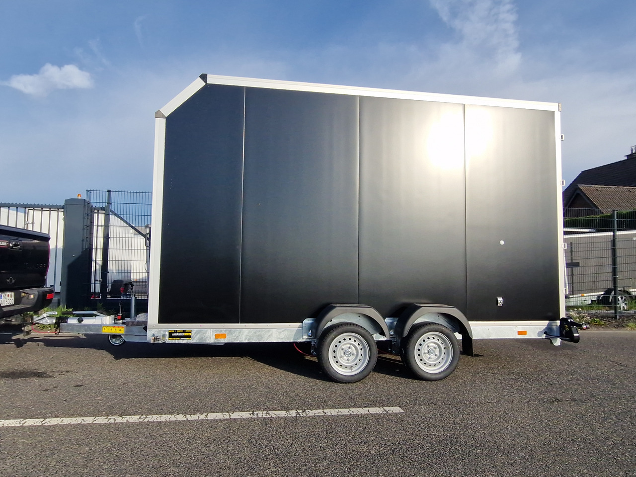 Kofferanhänger EasyLift L+ 3500 350x163x230cm black aerodynamisch 3500kg - مقطورة لنقل المعدات: صورة 4 Kofferanhänger EasyLift L+ 3500 350x163x230cm black aerodynamisch 3500kg - مقطورة لنقل المعدات: صورة 4