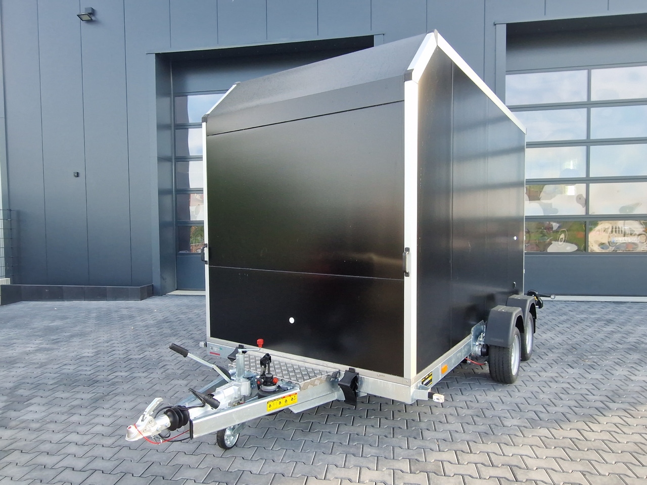 Kofferanhänger EasyLift L+ 3500 350x163x230cm black aerodynamisch 3500kg - مقطورة لنقل المعدات: صورة 3 Kofferanhänger EasyLift L+ 3500 350x163x230cm black aerodynamisch 3500kg - مقطورة لنقل المعدات: صورة 3